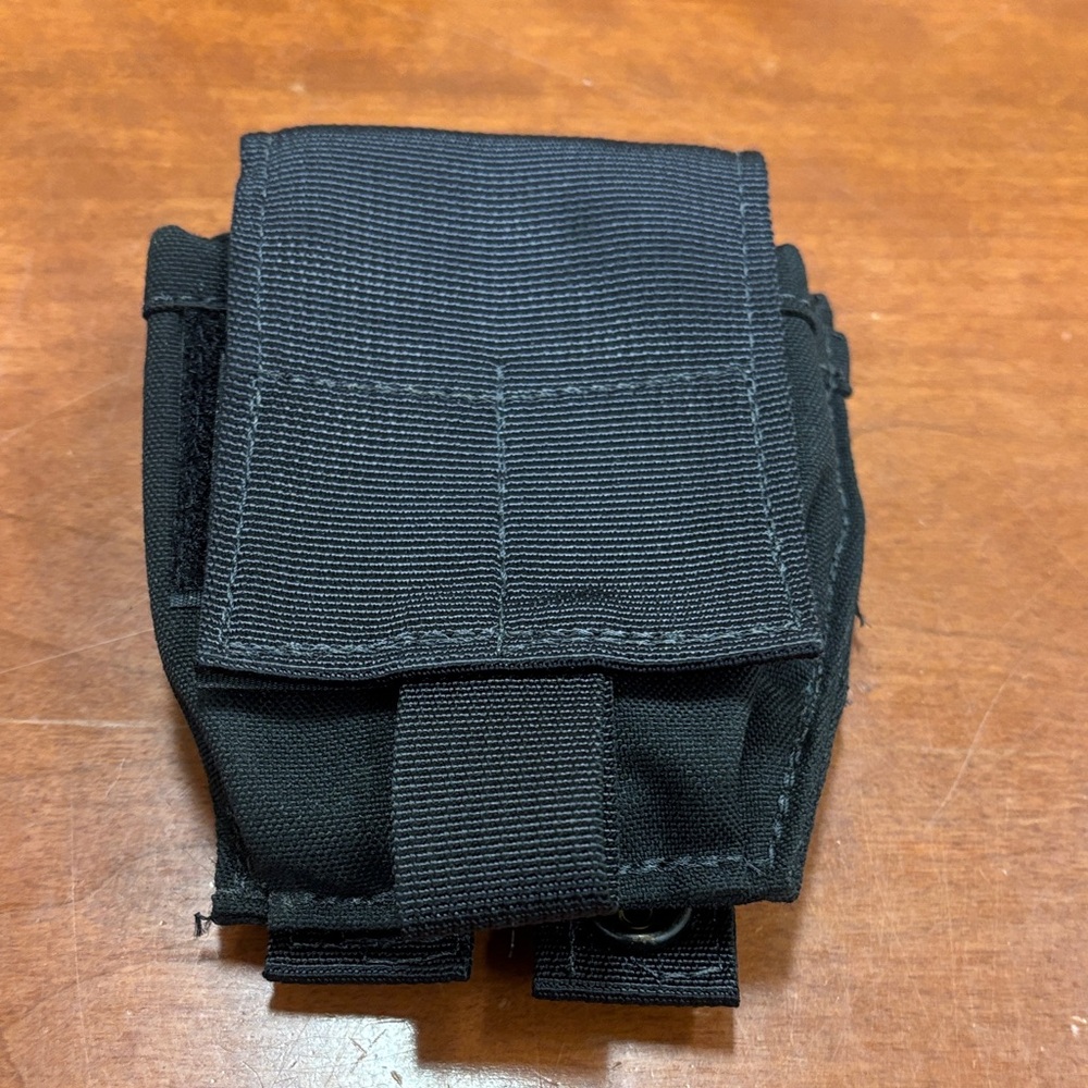 Molle double handcuff case